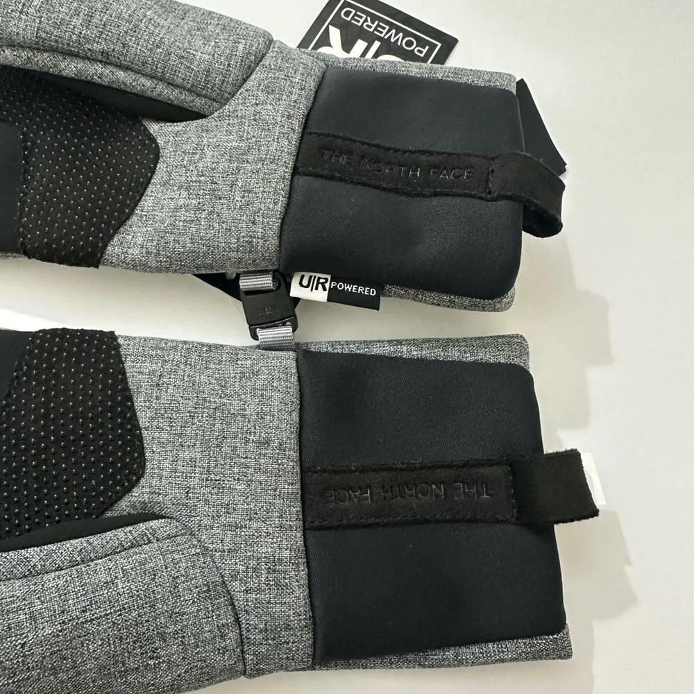 The North Face ||  Women’s E-Tip Touchscreen Gray / black Gloves Xs